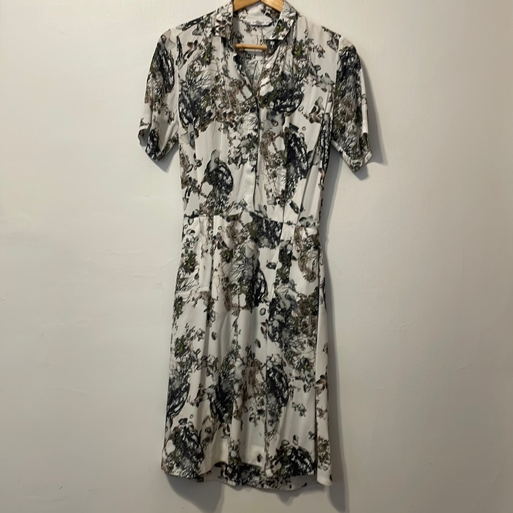 & Other Stories shirt style dress, fitted with side zipper. US 4